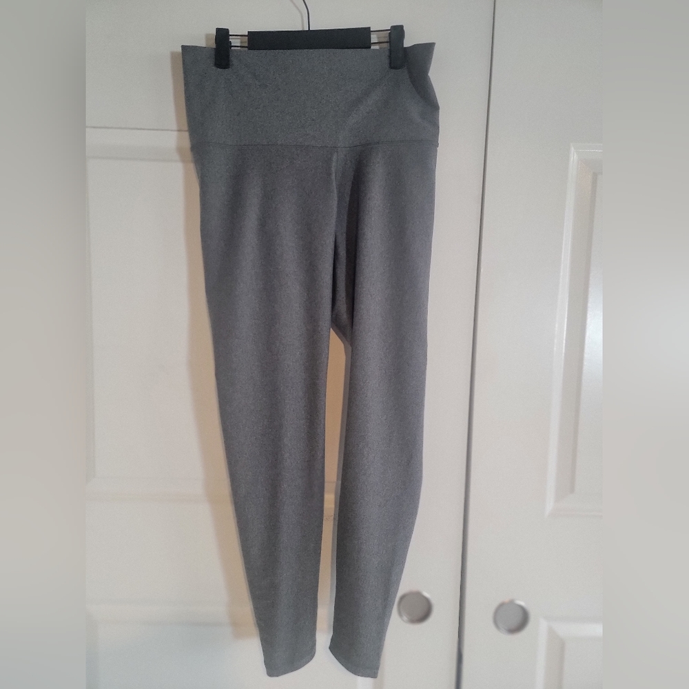 Old Navy Active Women Leggings. Worn